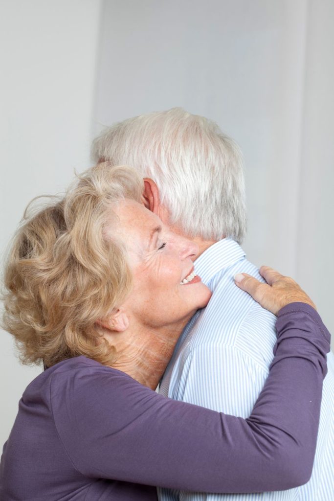 Couple enlacé