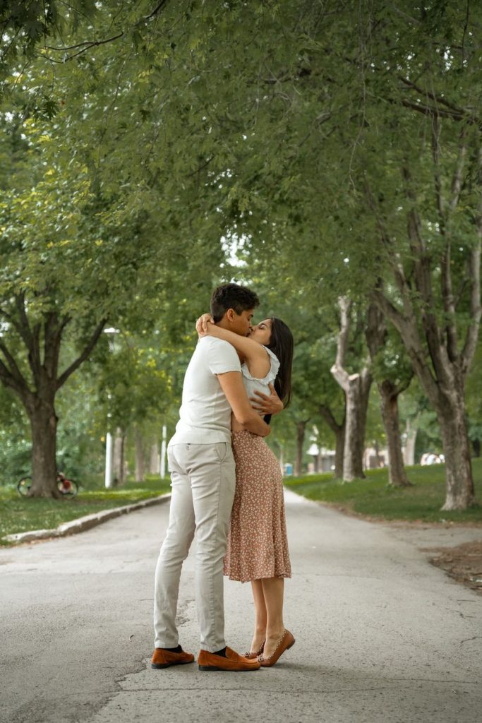 Couple enlacé