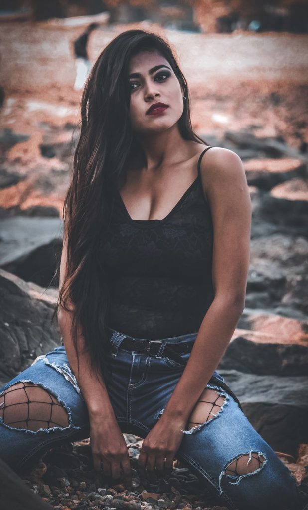 Jeune femme séduisante