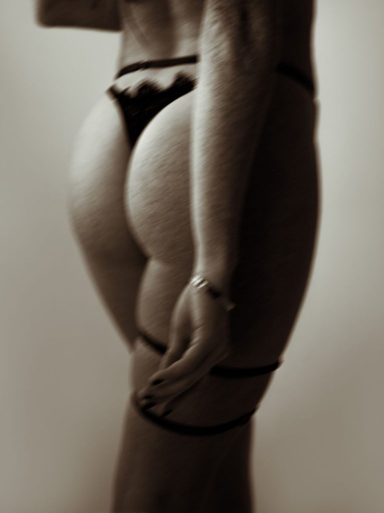 Jeune femme séduisante
